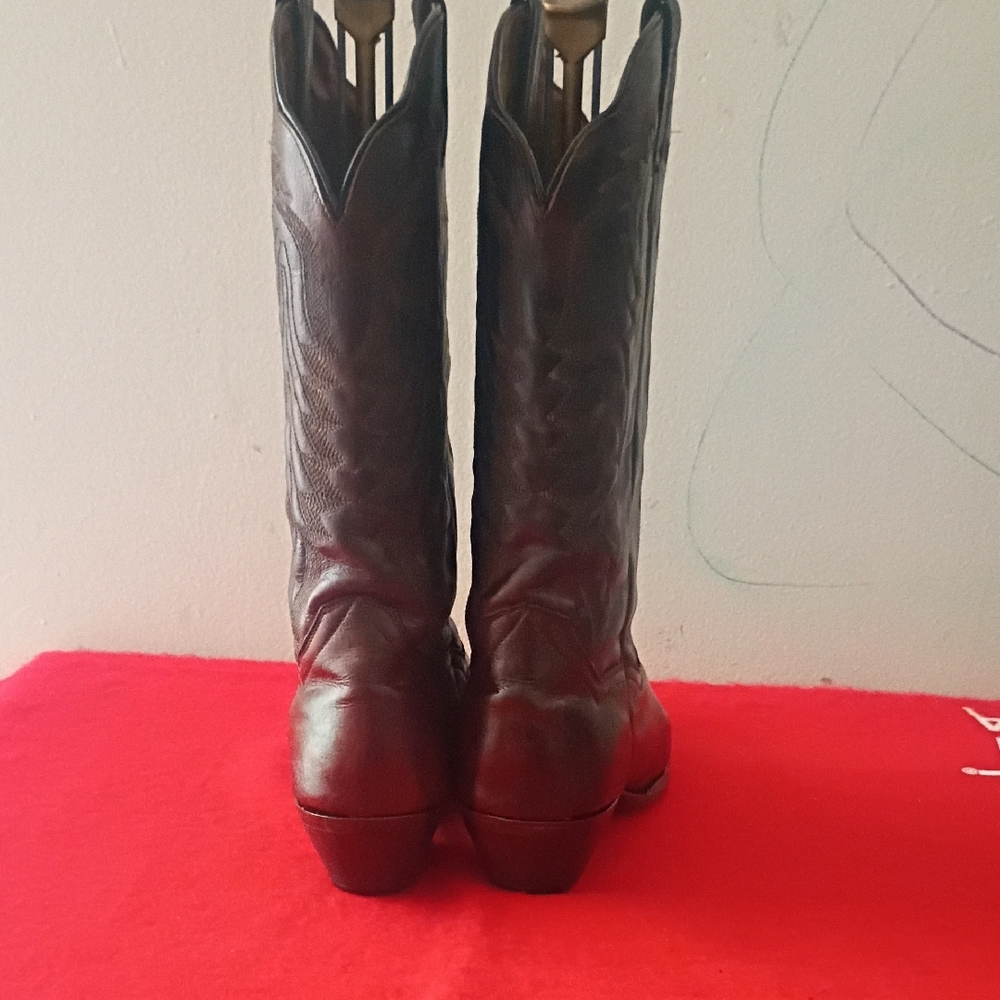 Classic Brown Leather Women's Boots - Picture 4 of 9